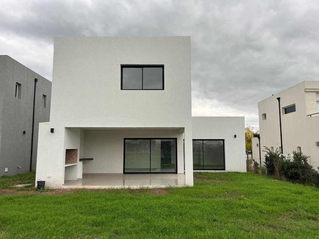 VENTA CASA A ESTRENAR SANTA LUCIA PILAR DEL ESTE