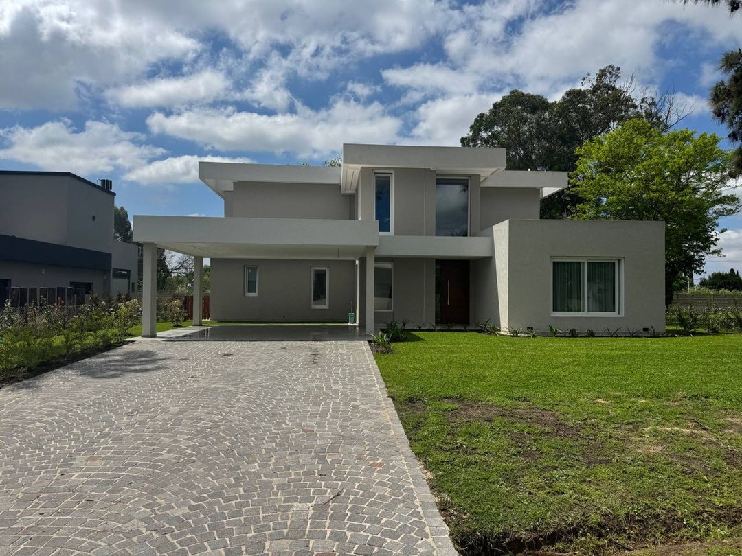 CASA ALQUILER A ESTRENAR 4 AMBIENTES GREENVILLE