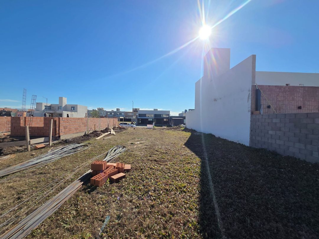 LOTE EN DOCTA BOULEVARD APTO DUPLEX Y RESIDENCIAL