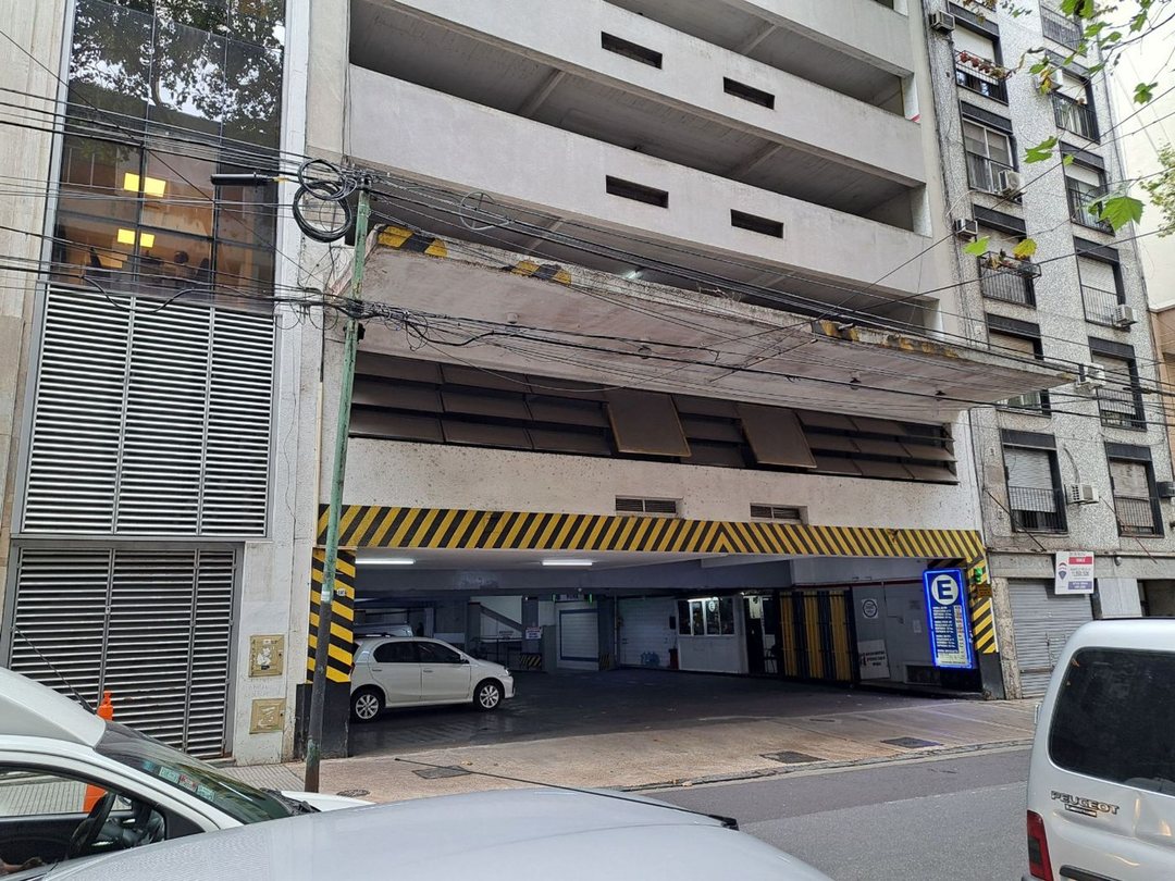 Vende cochera tercer piso en el Barrio Balvanera