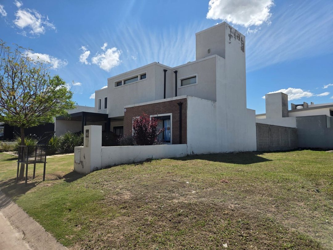 DOCTA BOULEVARD LOTE ESQUINA APTO RESIDENCIAL