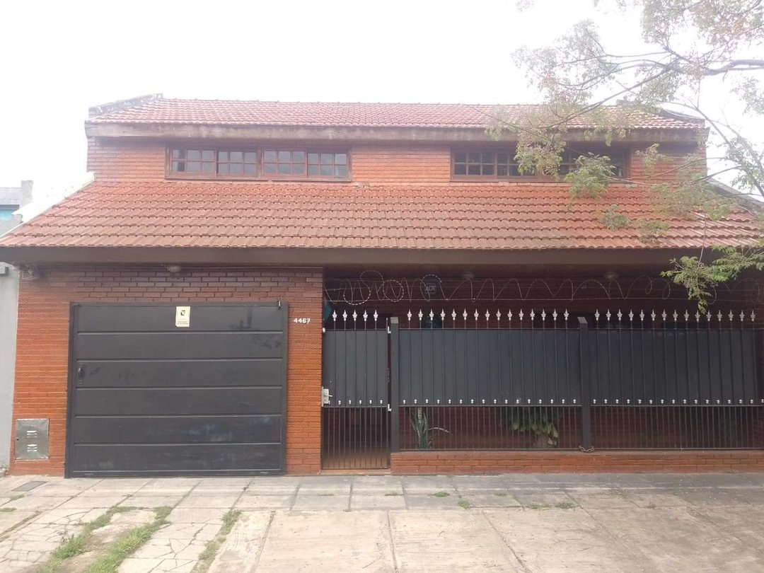 VENTA-CASA-5AMB-2 PLANTAS-LANUS
