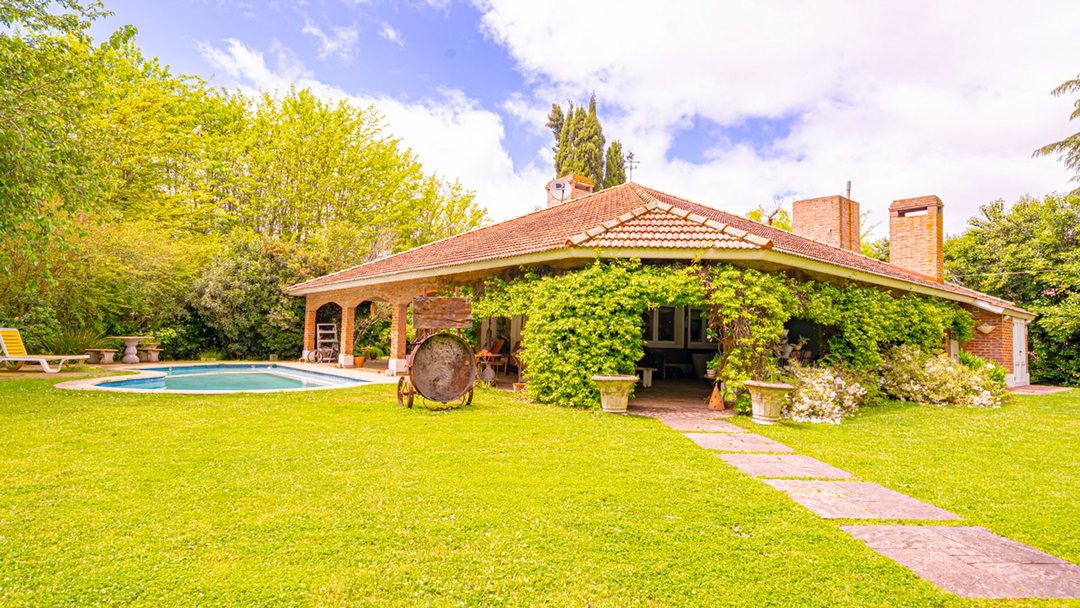 VENTA OPORTUNIDAD CASA LA MARTONA 1.300M2 PILETA