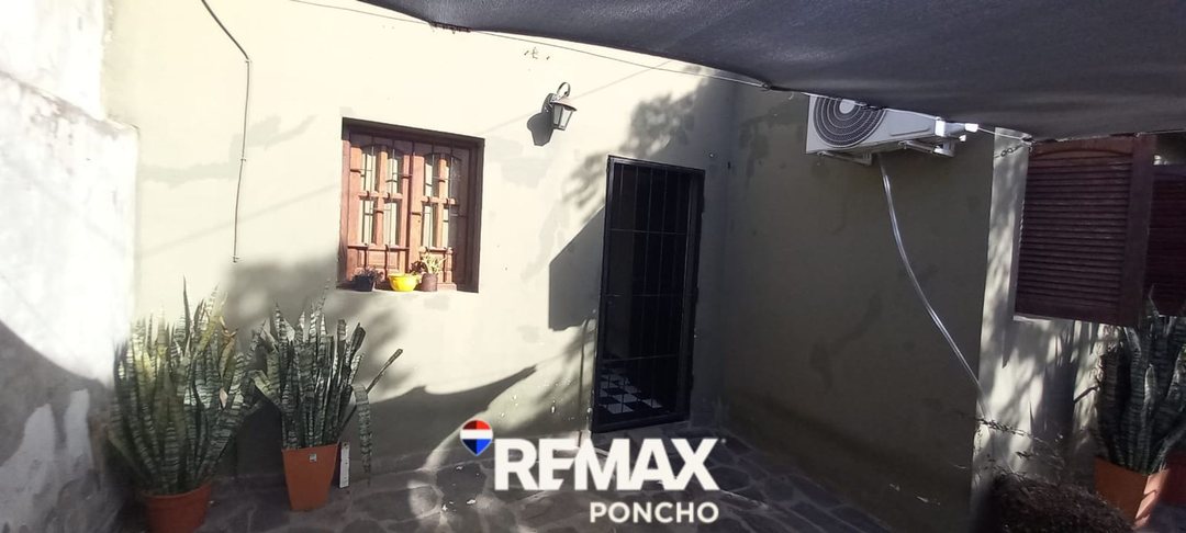 SE VENDE CASA 2 DORMIT- ZONA SUR (MINI HOSPITAL )