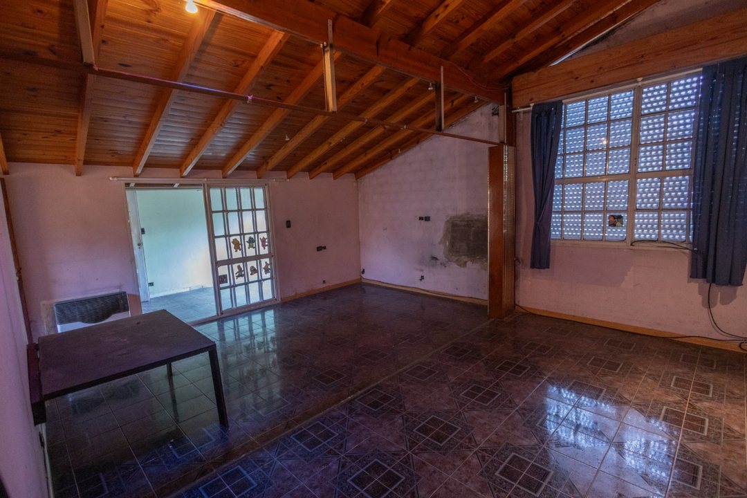 CASA CON LOCAL Y DEPOSITO VENTA BOEDO LOTE PROPIO