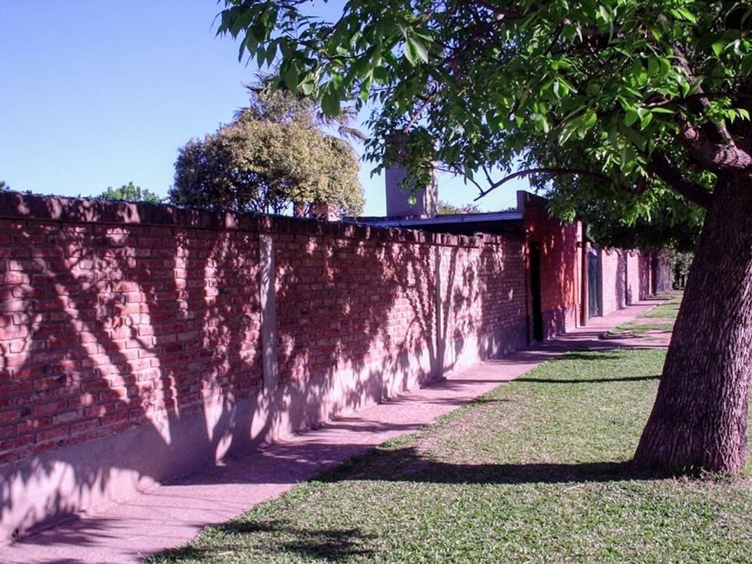 CASA EN VENTA 2 DORM. + MONOAMBIENTE