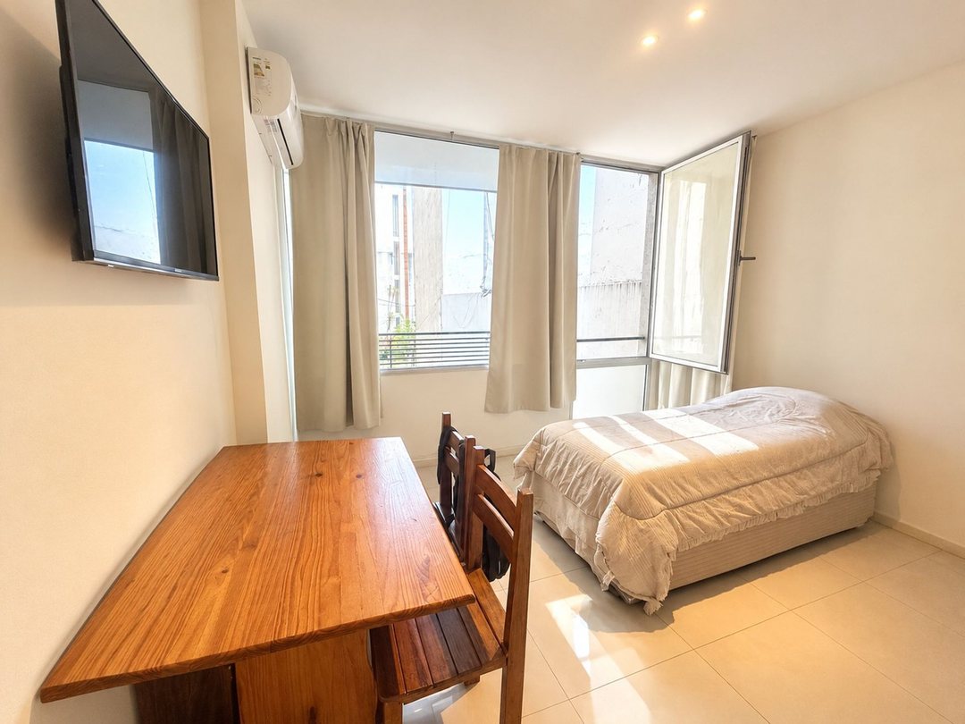 MONOAMBIENTE USD 54.600 Zona Facu Muy Luminoso