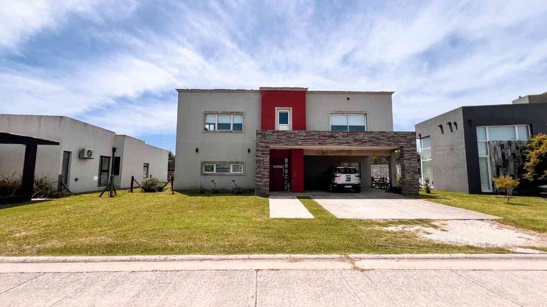 VENTA Casa 5 Amb Tierra del Mar Piscina lote 613m²