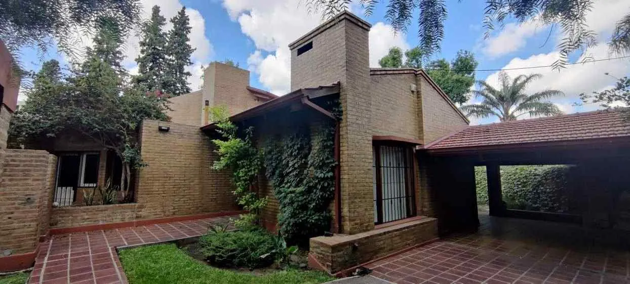 Casa 4 Dormitorios en la Mejor Zona de Villa Belgrano