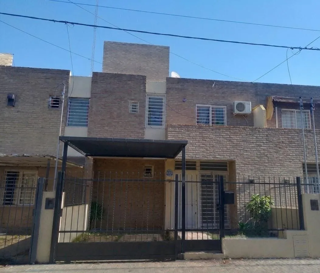 Duplex sobre Domingo Funes a metros de Rio Negro