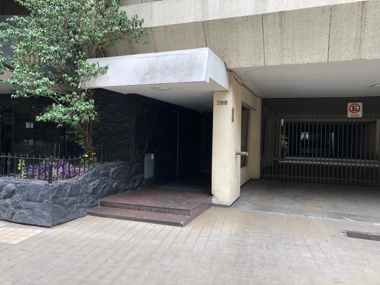 Alquiler! Departamento 2 dormitorios con dependencia de servicio Bv San Juan esq...