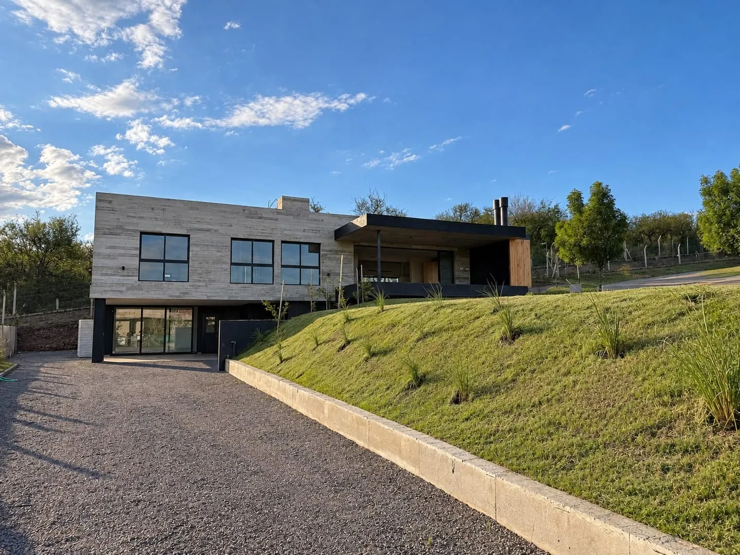 VENTA Casa 4 dormitorios - Estancia El Terron