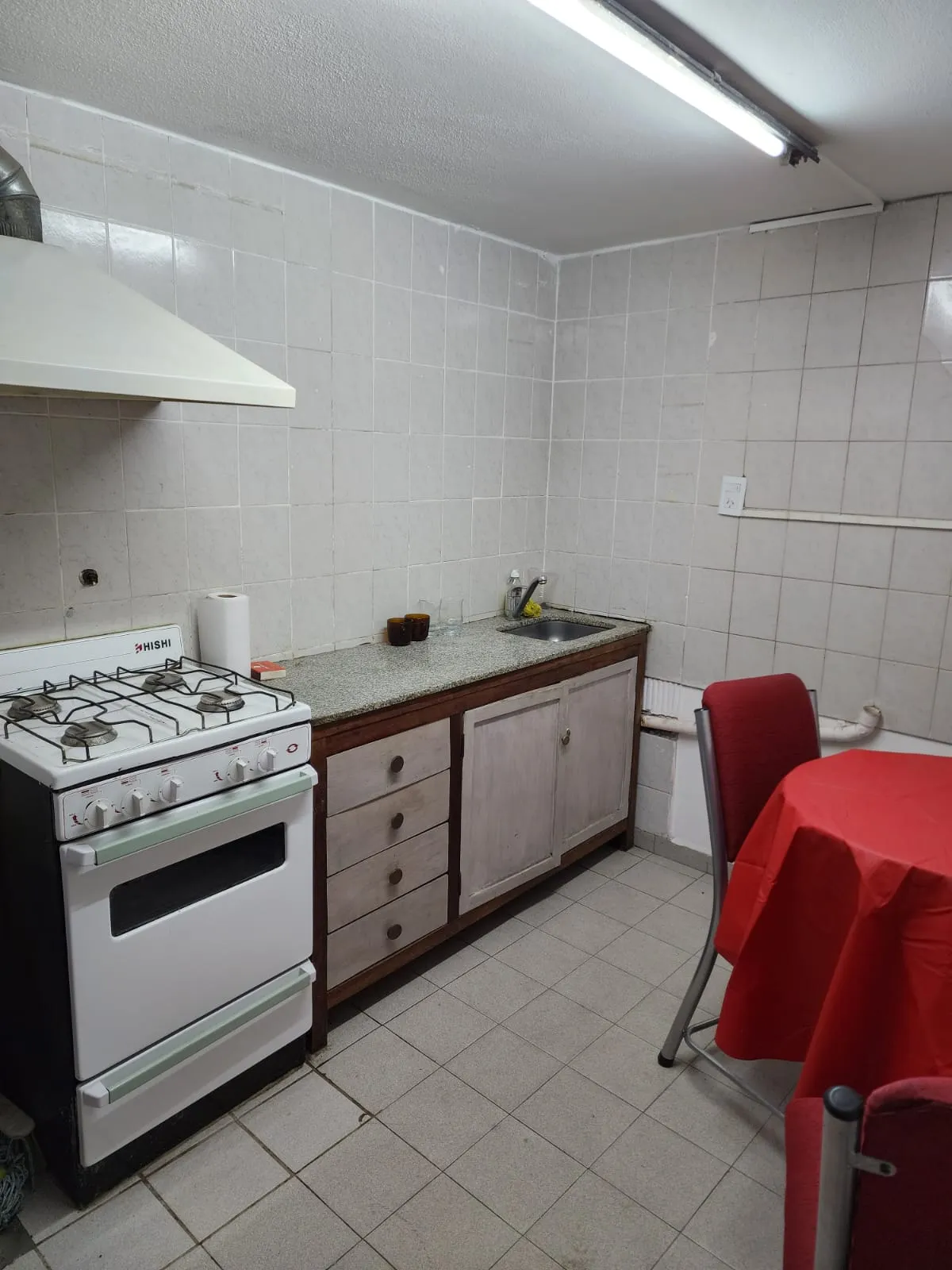 aire acondicionado, tv con cable,  wiffi para 3 personas