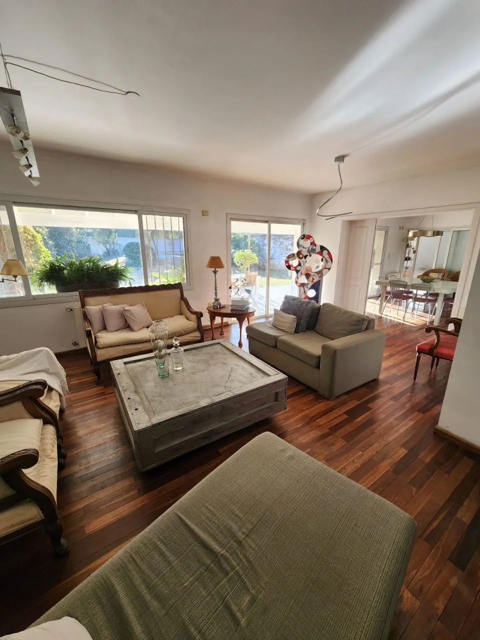 Casa en Villa Belgrano (altura Club Lasalle) - 3 dorm, 3 baños + toilette - 780 m² - Apto crédito