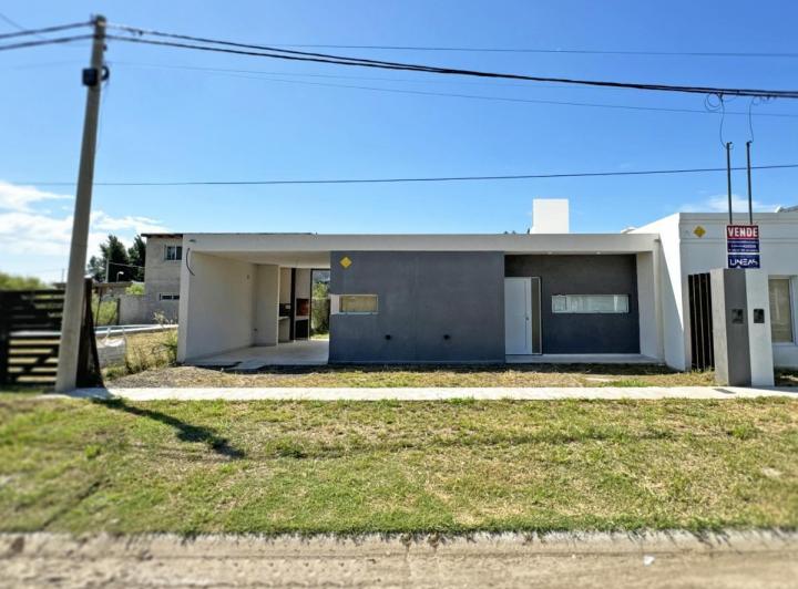 Casa · 70m² · 2 Dormitorios · 1 Cochera