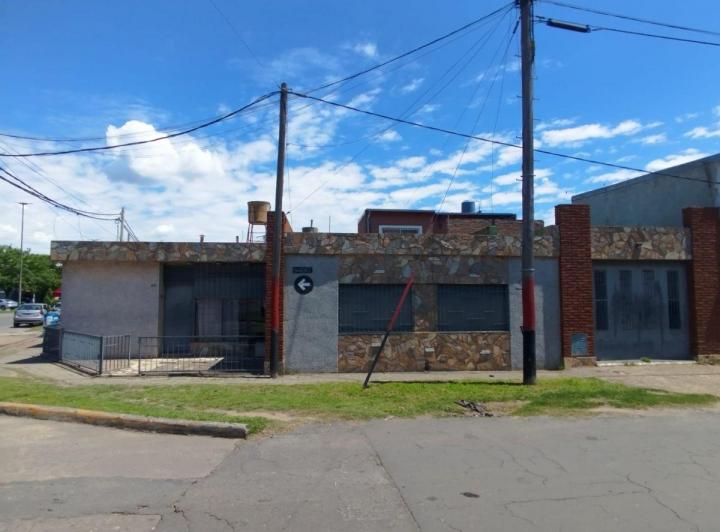 Casa · 130m² · 5 Ambientes · 2 Cocheras
