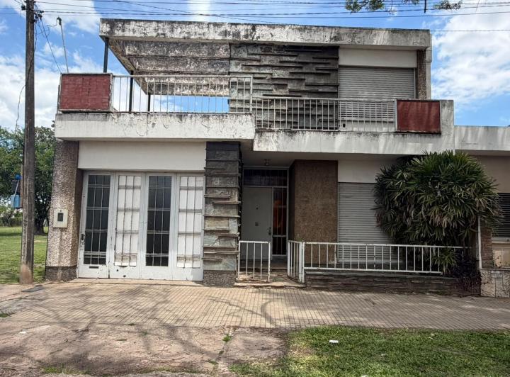 Casa · 128m² · 5 Ambientes · 1 Cochera