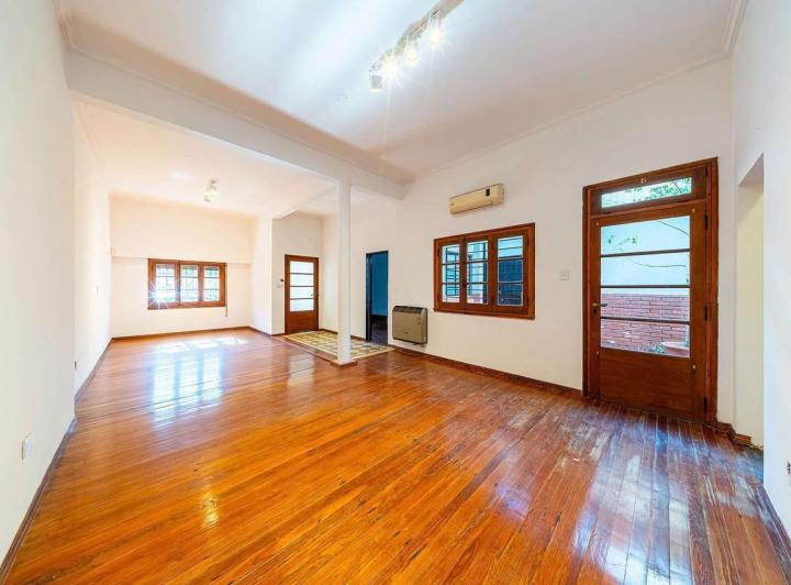 Casa · 160m² · 4 Ambientes · 1 Cochera