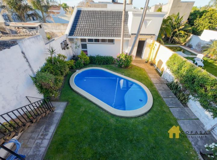 Casa · 287m² · 5 Ambientes · 2 Cocheras