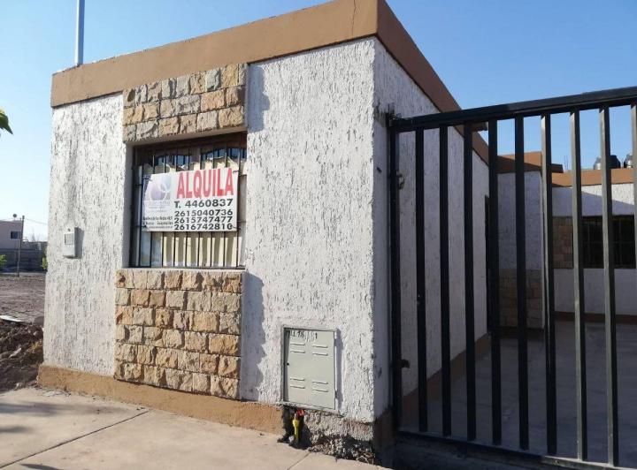 Casa · 80m² · 8 Ambientes · 1 Cochera