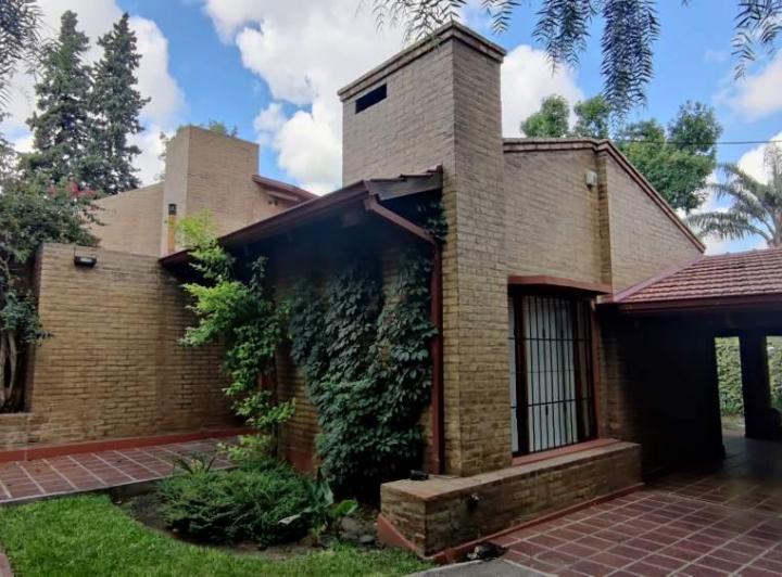 Casa · 320m² · 10 Ambientes