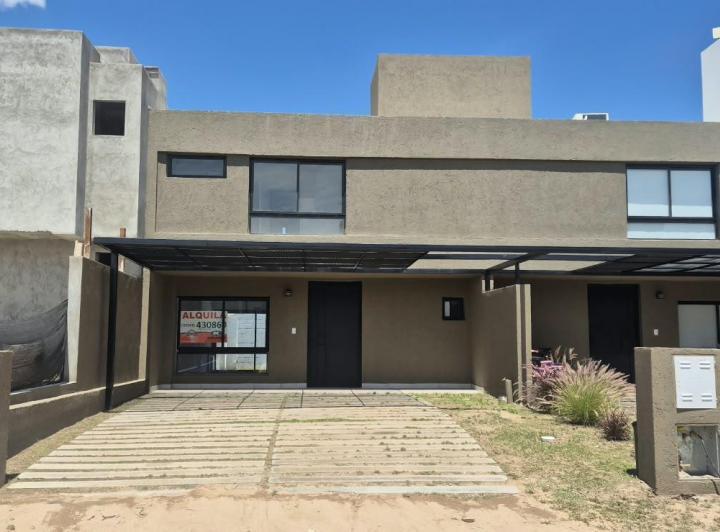 Casa · 146m² · 6 Ambientes · 1 Cochera