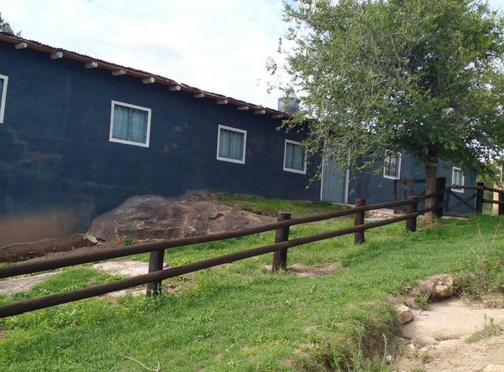 Casa · 1800m² · 10 Ambientes · 1 Cochera