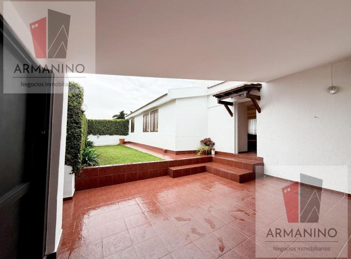 Casa · 105m² · 8 Ambientes · 1 Cochera