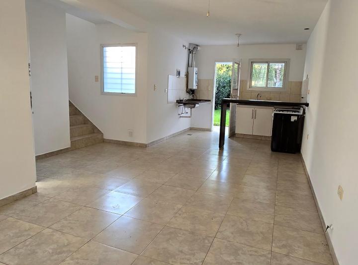 Casa · 90m² · 4 Ambientes · 1 Cochera