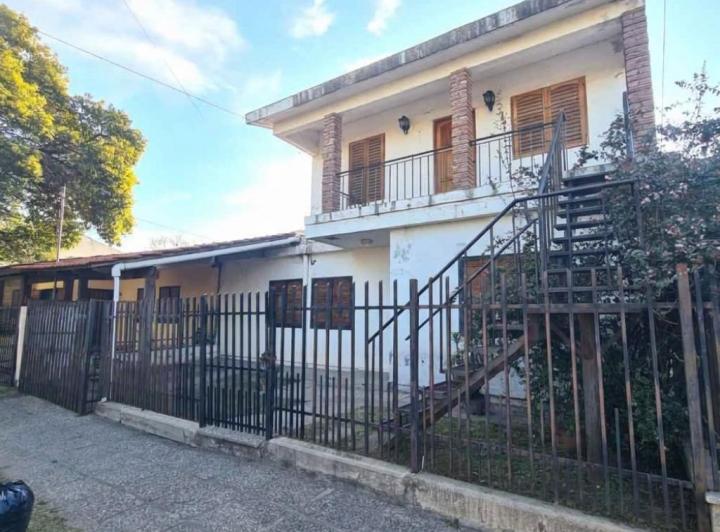 Casa · 168m² · 7 Ambientes · 1 Cochera