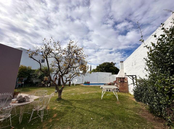 Casa · 147m² · 5 Ambientes · 2 Cocheras