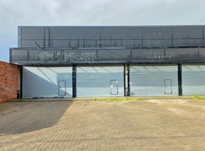 Local comercial · 70m² · 1 Ambiente · 2 Cocheras