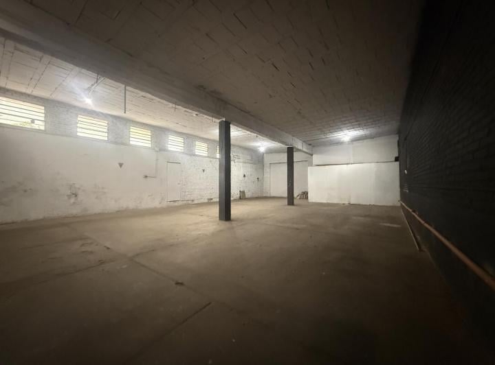 Local comercial · 220m² · 4 Ambientes