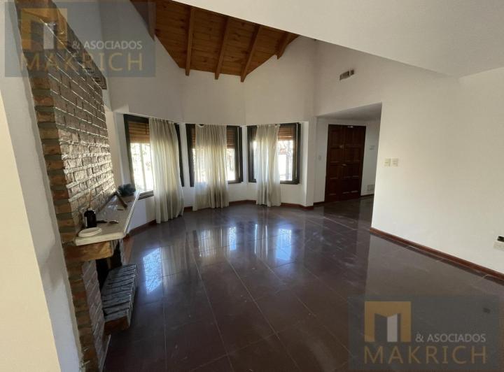 Casa · 448m² · 7 Ambientes · 1 Cochera