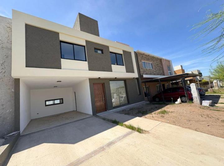 Casa · 147m² · 4 Ambientes · 1 Cochera