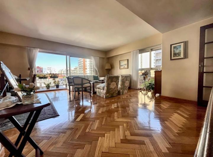 Departamento · 184m² · 5 Ambientes · 1 Cochera