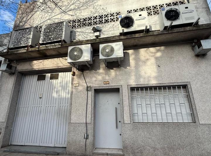 Casa · 230m² · 5 Ambientes · 2 Cocheras