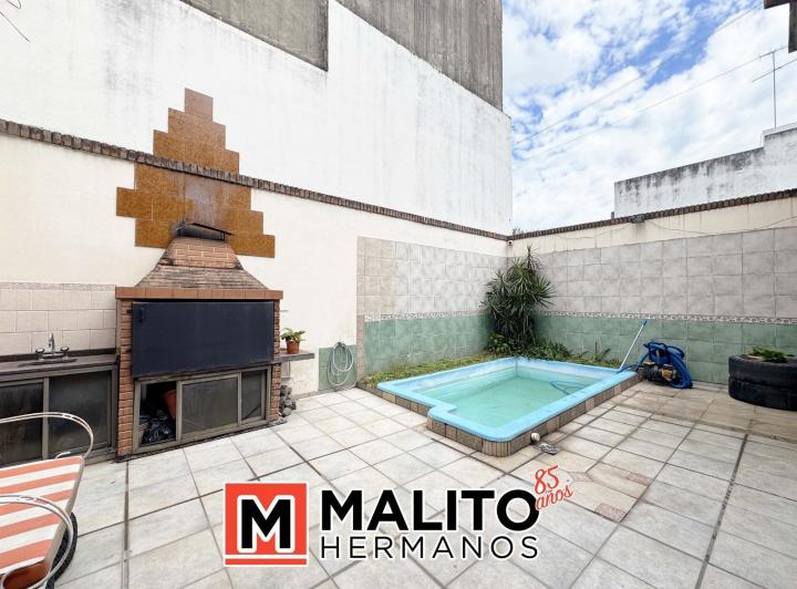 Casa · 114m² · 5 Ambientes · 2 Cocheras