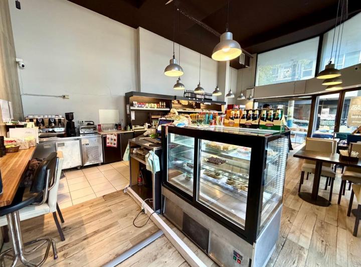 Local comercial · 93m² · 2 Ambientes · 1 Cochera