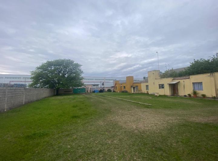 Terreno · 3700m²