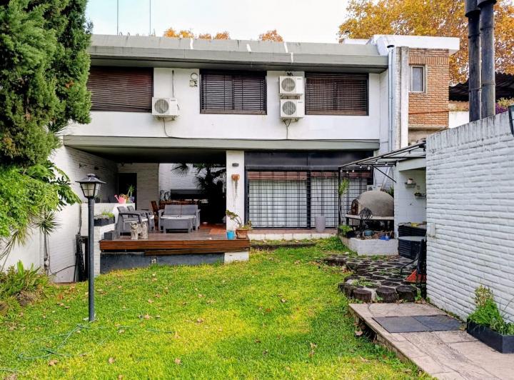 Casa · 290m² · 7 Ambientes · 2 Cocheras