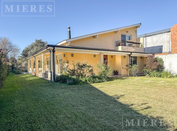 Casa · 178m² · 3 Ambientes