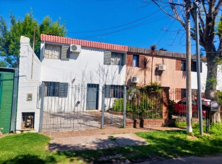 Casa · 75m² · 5 Ambientes · 1 Cochera