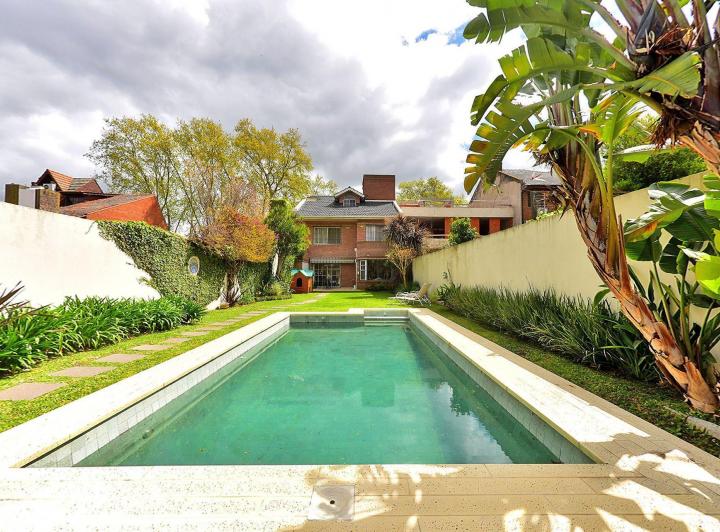 Casa · 290m² · 5 Ambientes · 1 Cochera