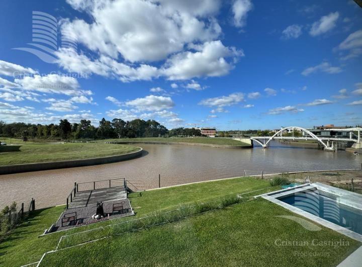 Casa · 480m² · 7 Ambientes