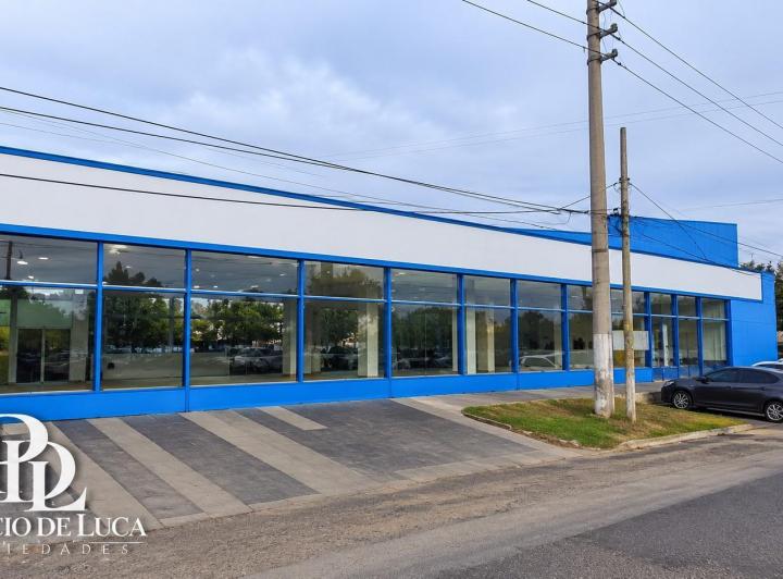 Local comercial · 371m²