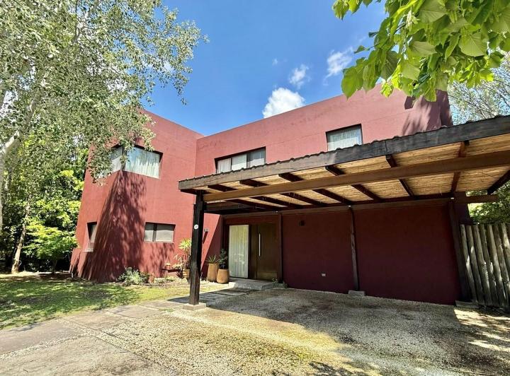 Casa · 200m² · 4 Ambientes