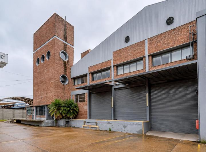 Depósito · 3915m²