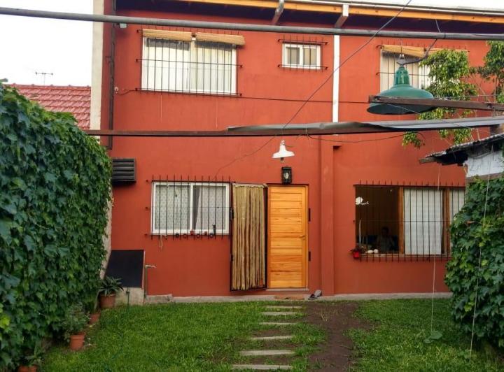 Casa · 125m² · 4 Ambientes · 2 Cocheras