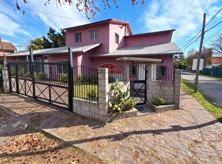 Casa · 164m² · 4 Ambientes · 1 Cochera